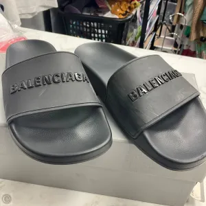 Shoes Luxury Designer By Balenciaga In Black, Size: 7
